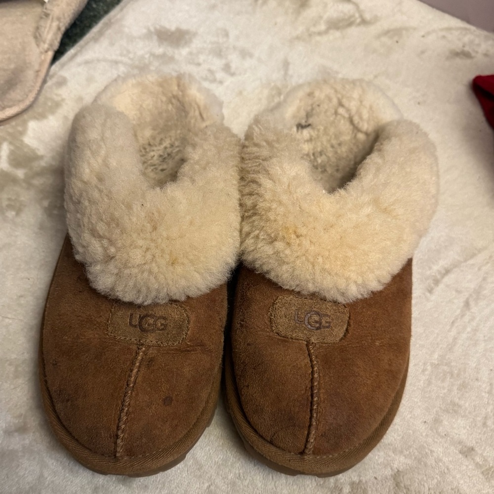 UGG  Brown & Cream Sherpa Slippers